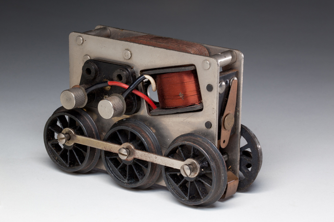 Electric locomotive mechanism, with six coupled wheels, made by Davis Electra