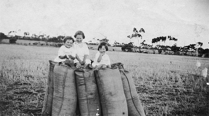 Florence, Doris and Melvie Gart