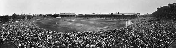Third Test, January 1933, Adelaide Oval. State Library of South Australia, B8660.