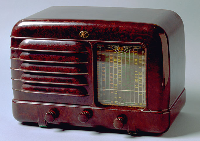a mantel radio