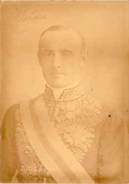 Portrait photograph of Lord Hopetoun