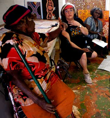 Talking Seven Sisters sites at Tjarlirli Art Centre, Tjukurla (Western Australia) (Left to right) Tjawina Porter, Margo Neale and Lizzie Ellis