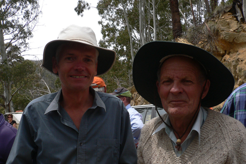 Matthew Higgins and Tom Sonter on their way to the wreck site