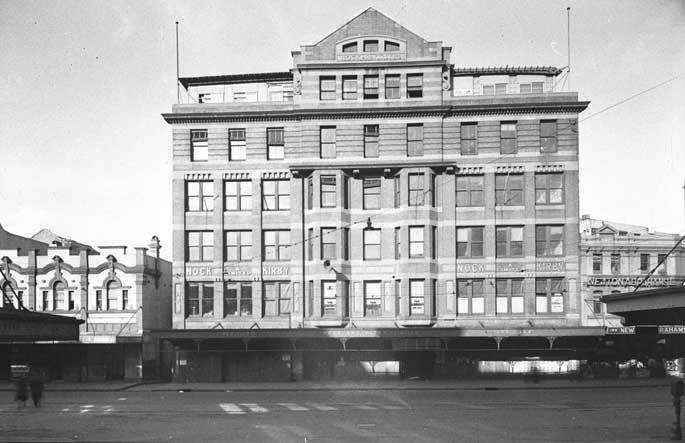 Black and white photo of Nock & Kirby store, George Street, Sydney, 1945