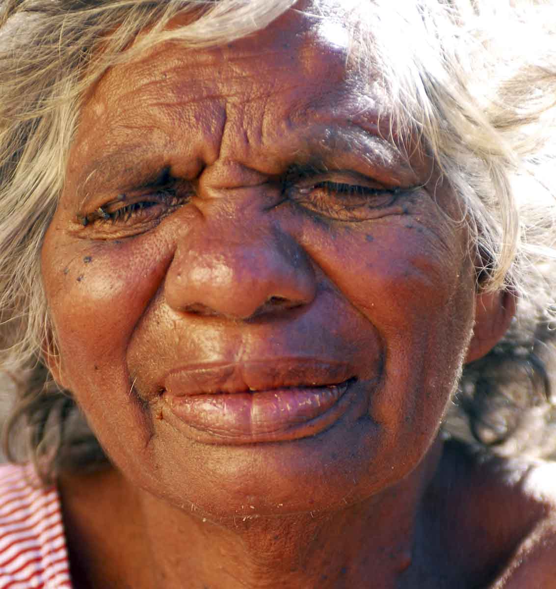 Portrait of Mayapu Elsie Thomas. - click to view larger image