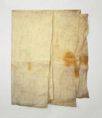 Single-layered barkcloth of a natural un-dyed cream colour with a yellowish-beige discolouration. Used to make wrap around skirts or loincloths.