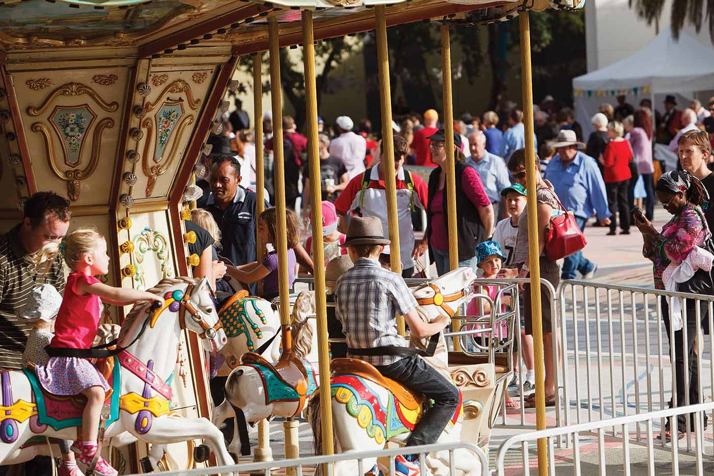 Visitors at the National Museum's 1913 Country Fair in the Garden of Australian Dreams.