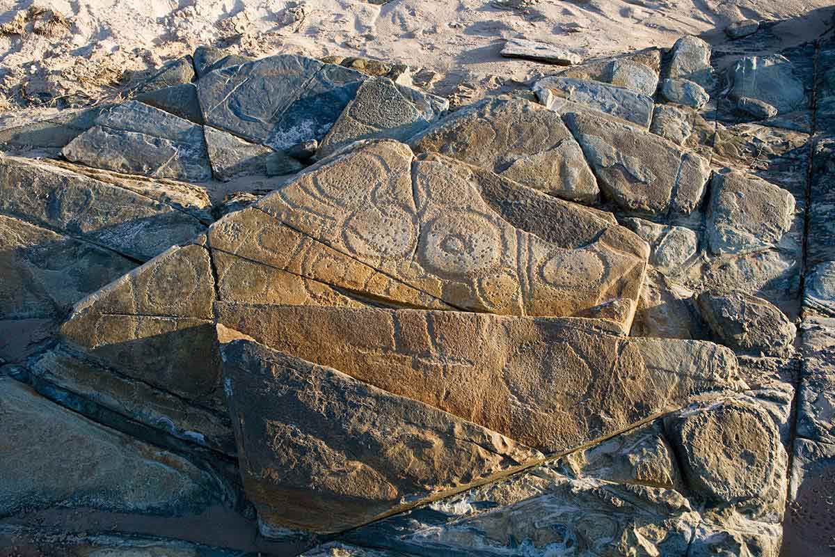 https://www.nma.gov.au/__data/assets/image/0005/684293/MA23032506-petroglyphs-1200w.jpg