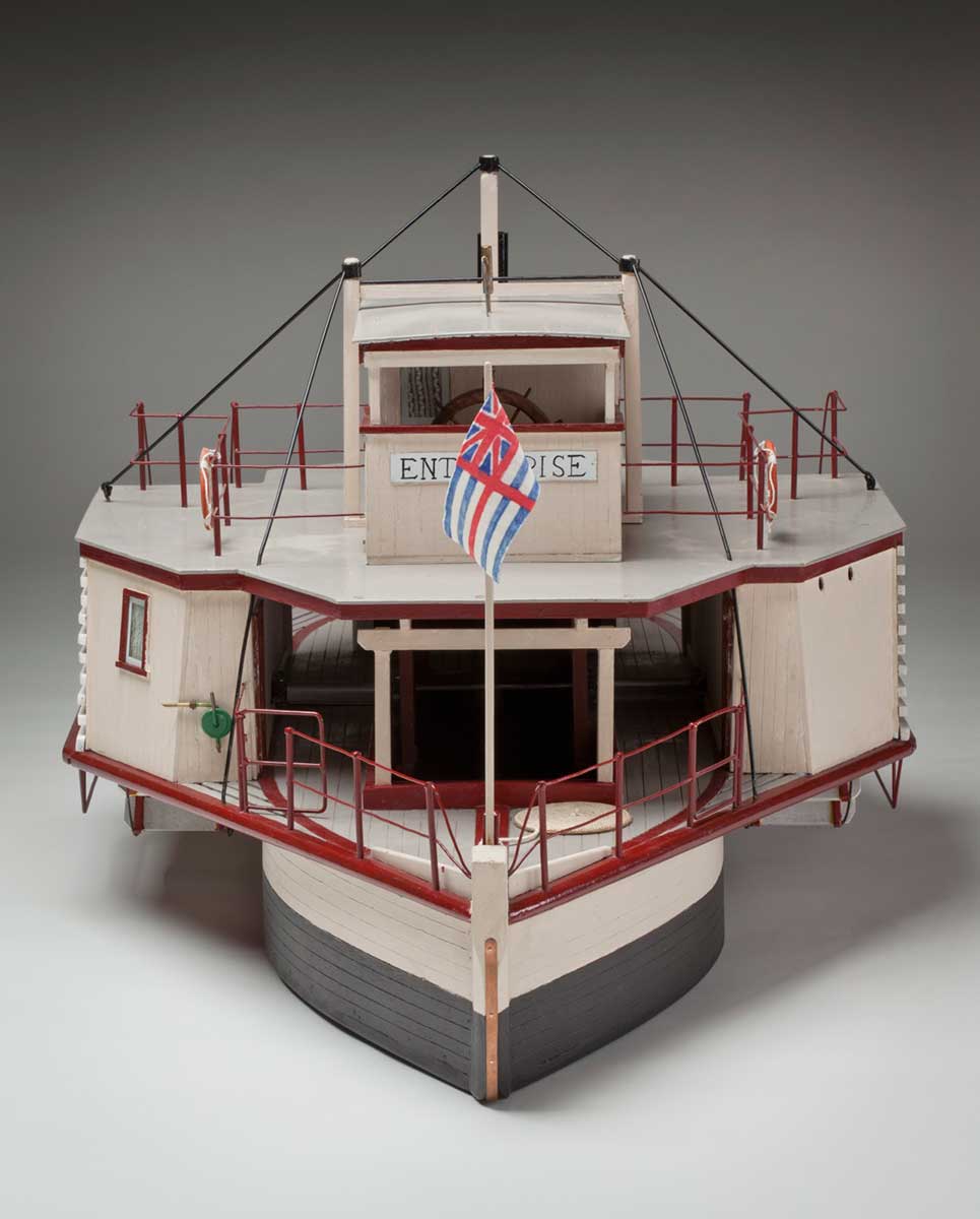 Paddlesteamer model. - click to view larger image