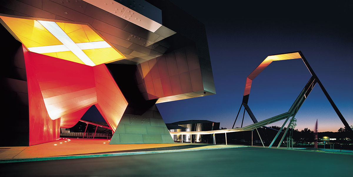 The National Museum of Australia's entrance and loop.