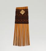 Comb made of small sticks of bamboo, fastened by a kind of wicker-work made with coconut fibres.