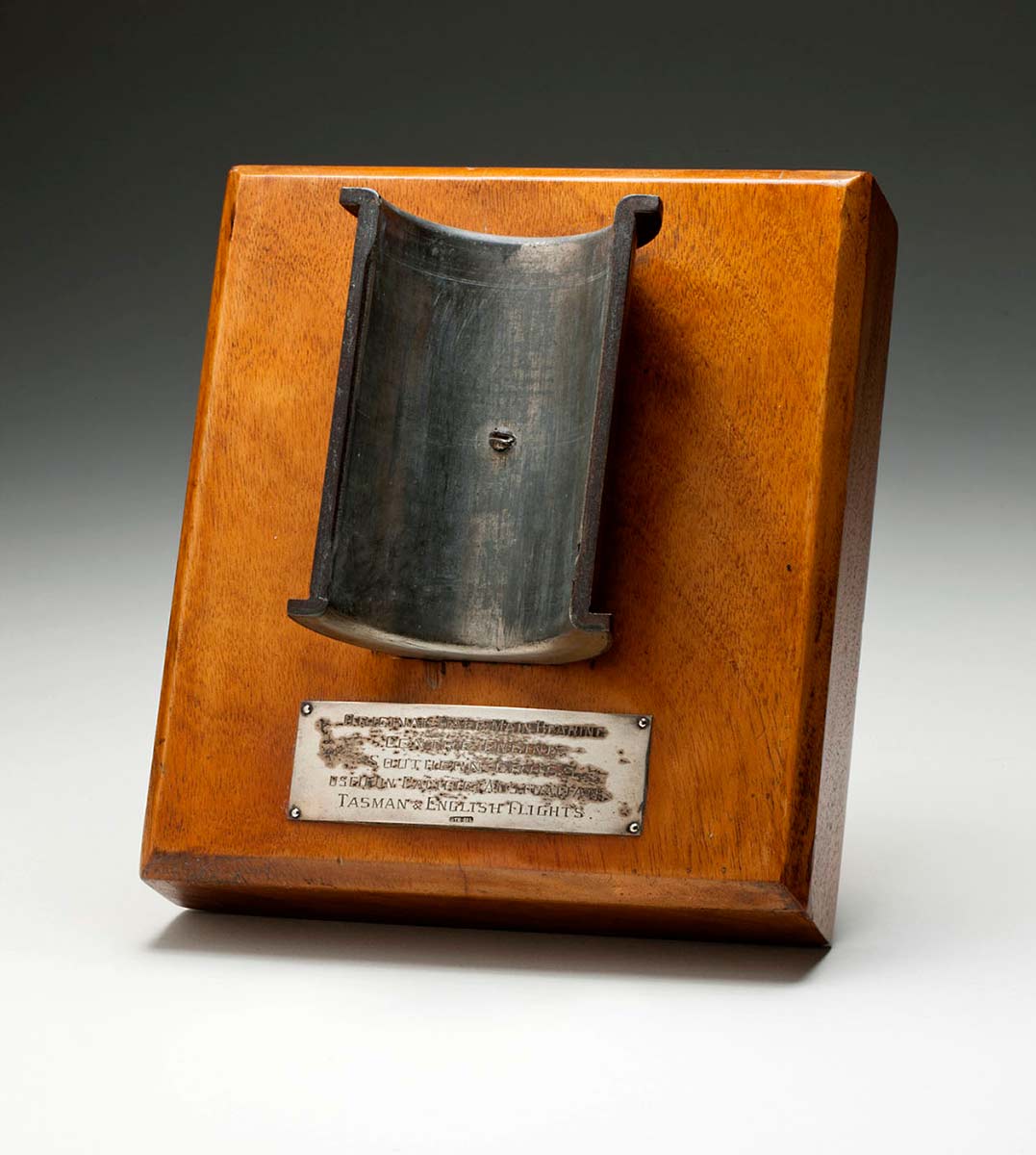 'Southern Cross' half bearing from centre engine - click to view larger image