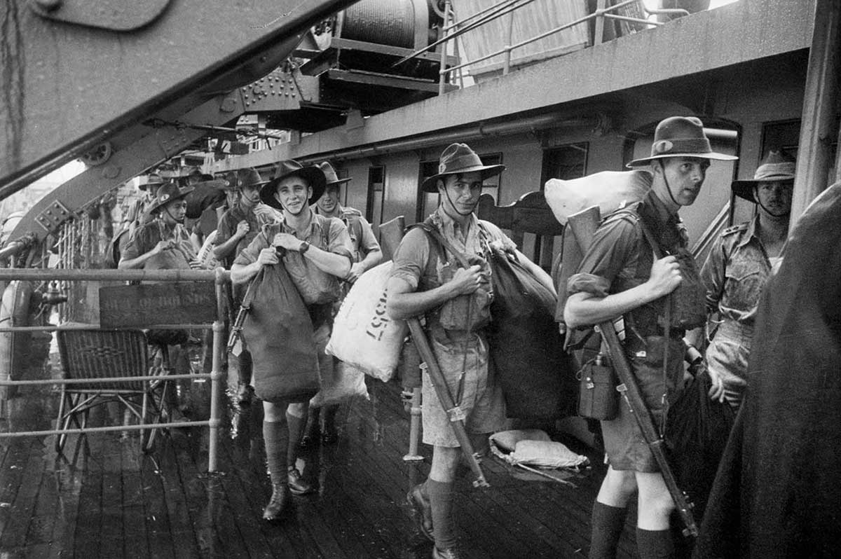 Australian troops getting off a ship.