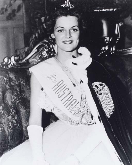 Shirley Bliss, Miss Australia 1954 - click to view larger image