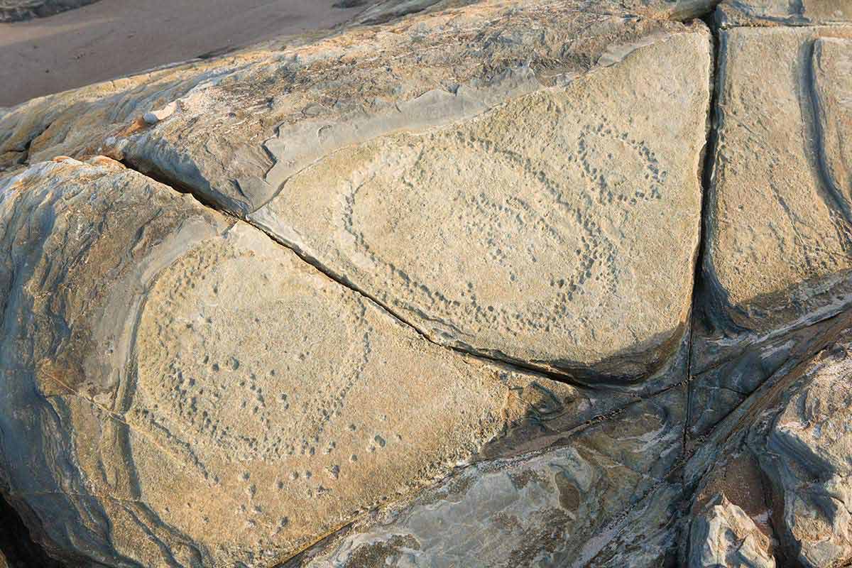 https://www.nma.gov.au/__data/assets/image/0011/684290/MA23033746-petroglyphs-1200w.jpg